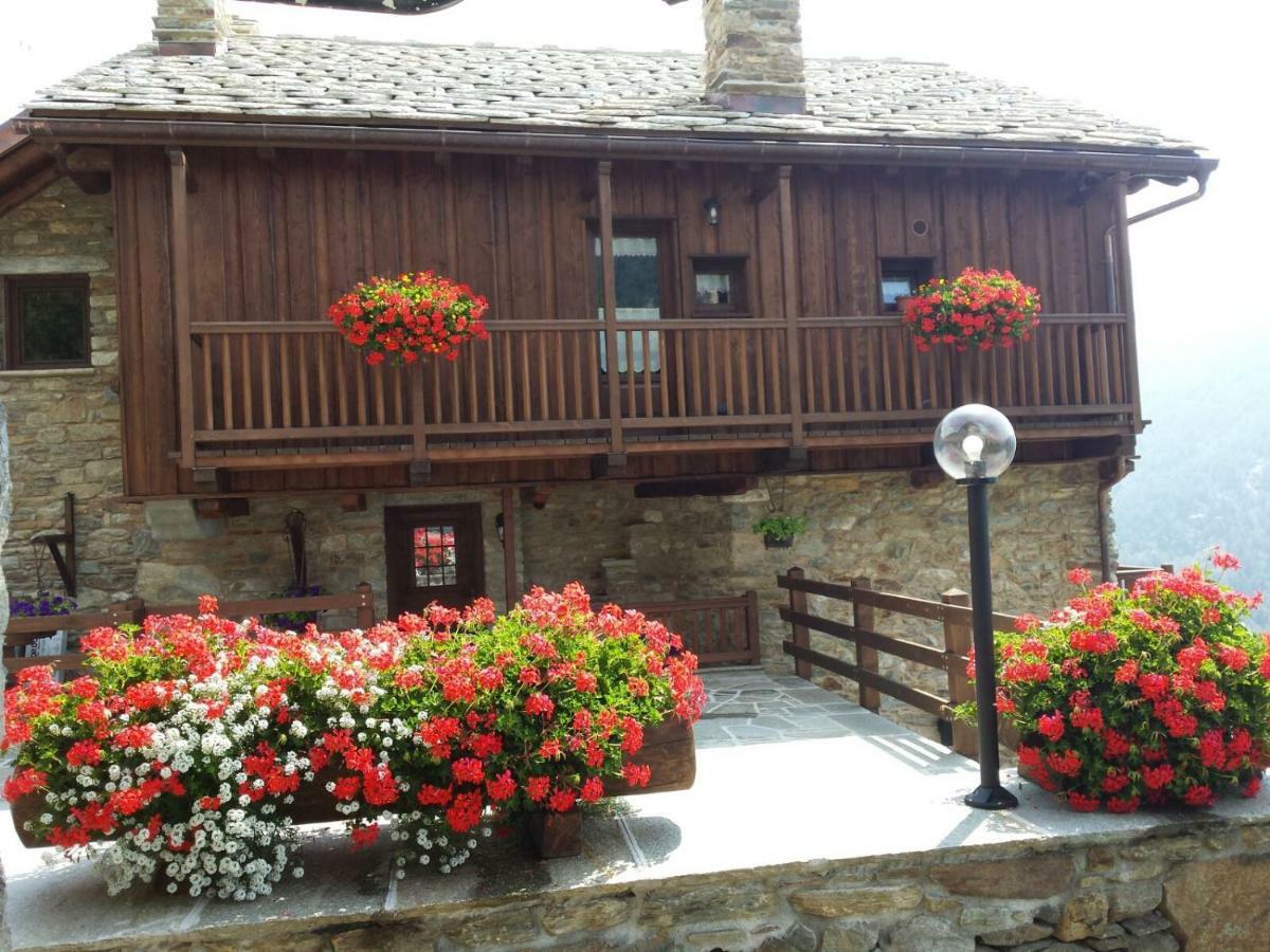 Le Petit Coeur Hotel Fontainemore Exterior photo